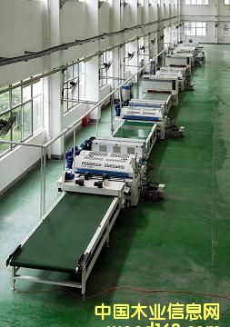 點擊查看真空噴涂機線條噴涂機放大圖片