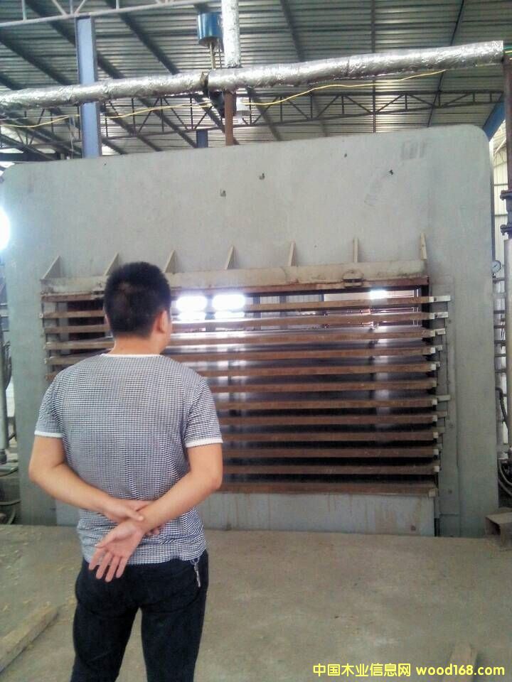十層貼面熱壓機 十層貼面熱壓機