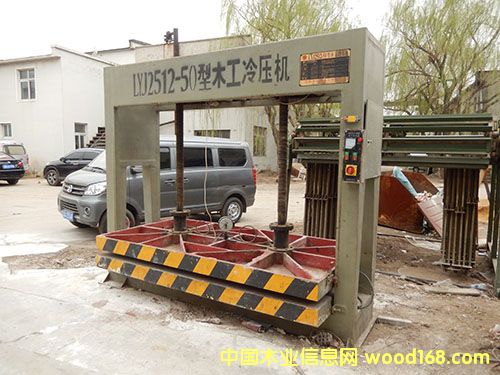 全鑄鐵冷壓機(jī) 全鑄鐵冷壓機(jī)