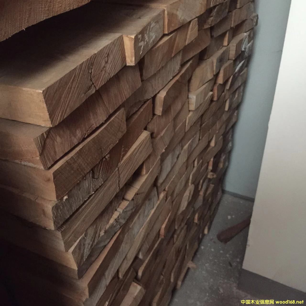 ľ